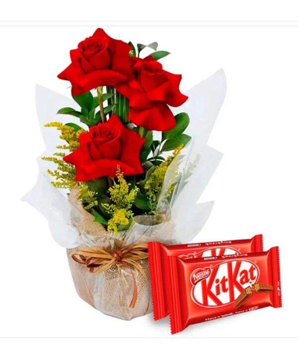 Arranjo de Rosas + Kit Kat - Floricultura Cuiabá